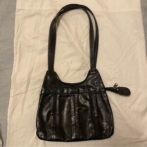 Elegant Black Leather Shoulder Bag